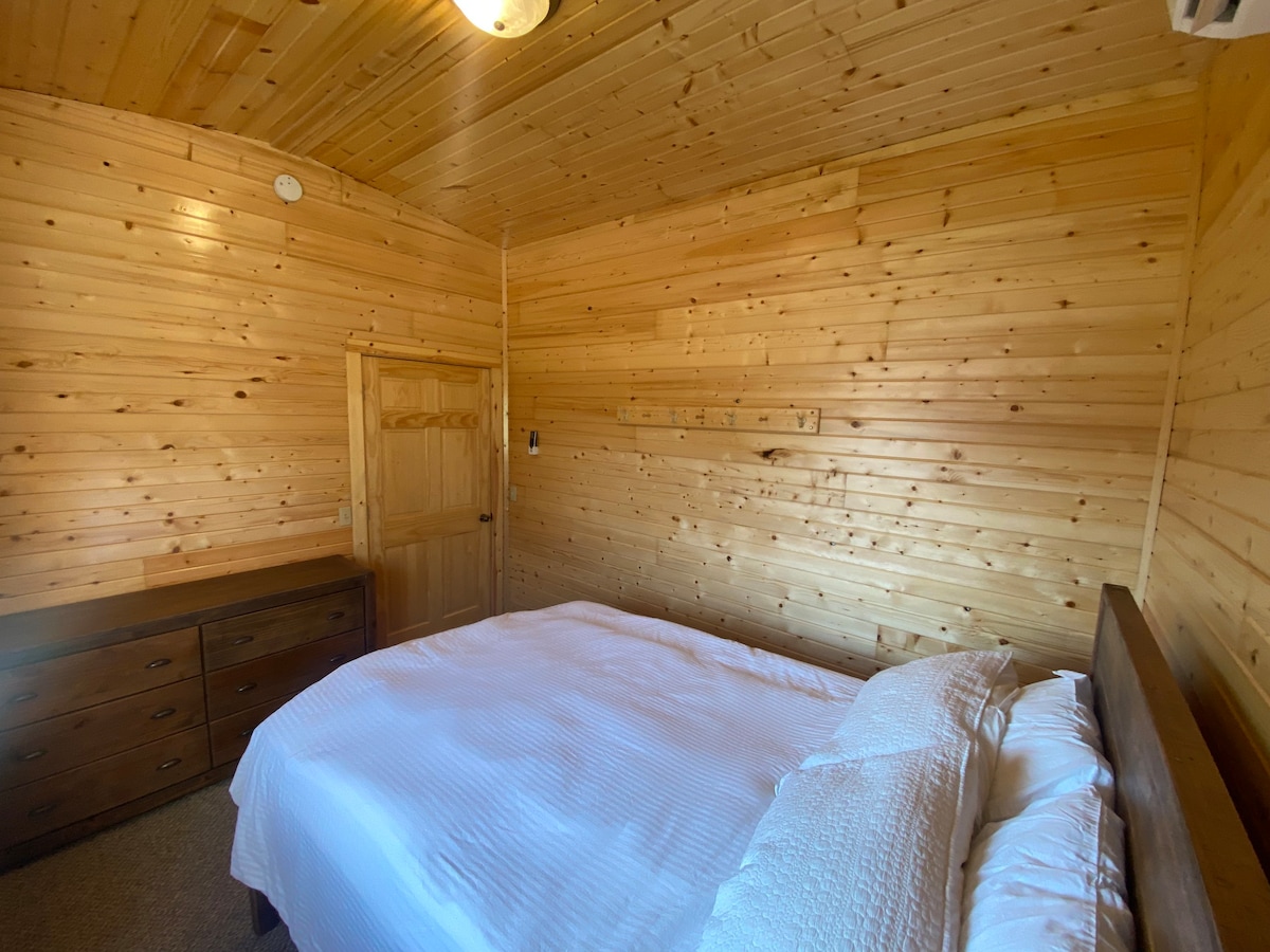 密苏里州北部的全新双卧室小木屋