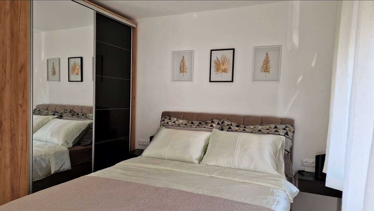 Apartments Fer 4 +1, Biograd na Moru