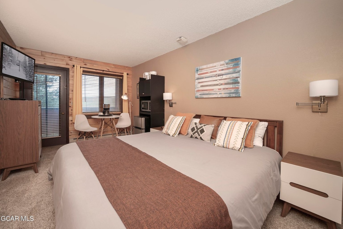 King Room-Ski Winter Park/RMNP. Hot tub/Pool 215