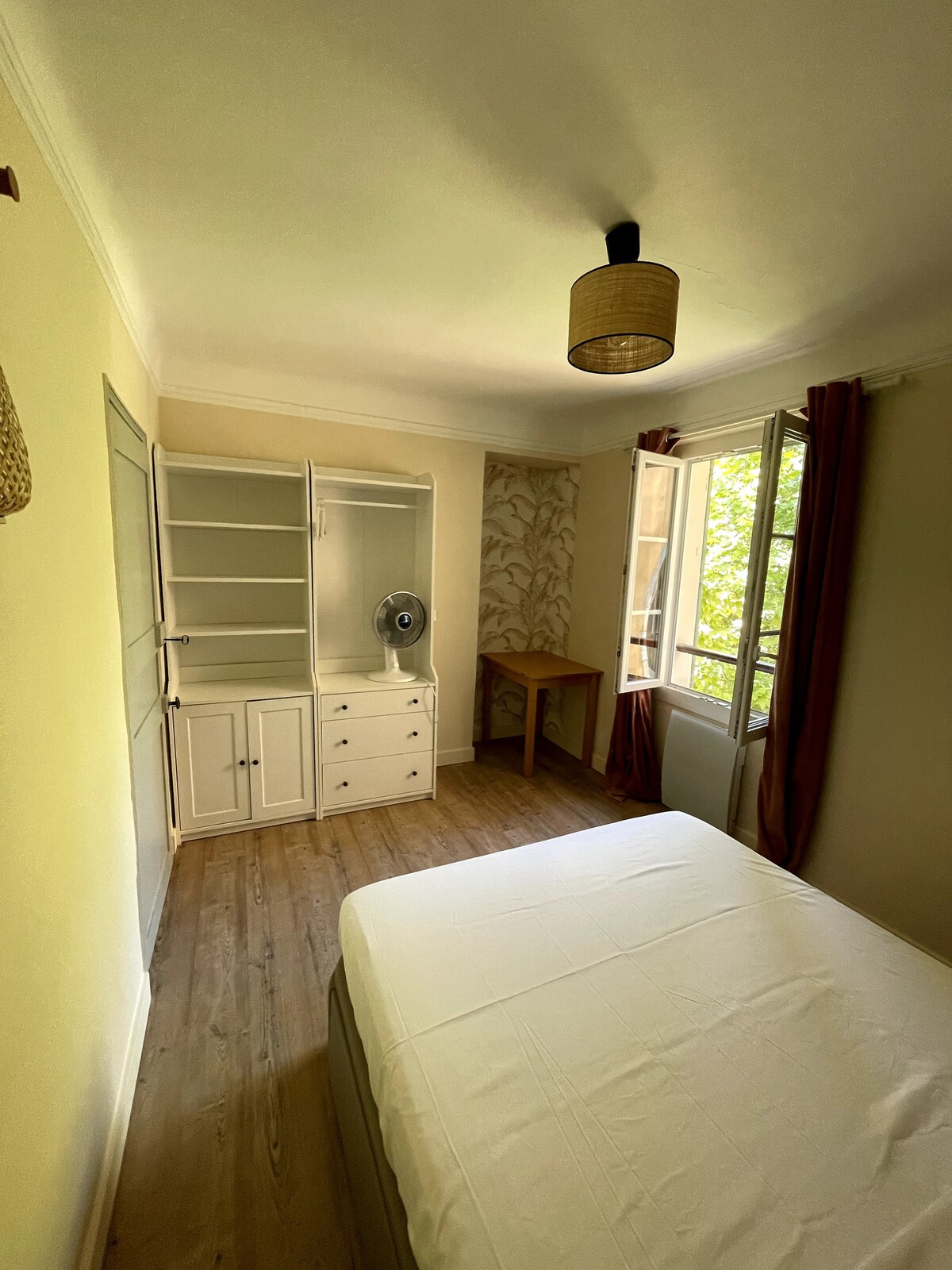 Private bedroom central old town * Bastide