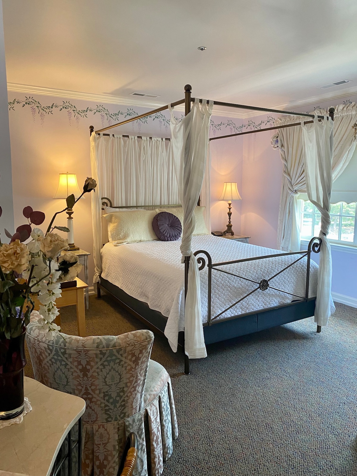 Wisteria Room- Queen bedroom with Marina View