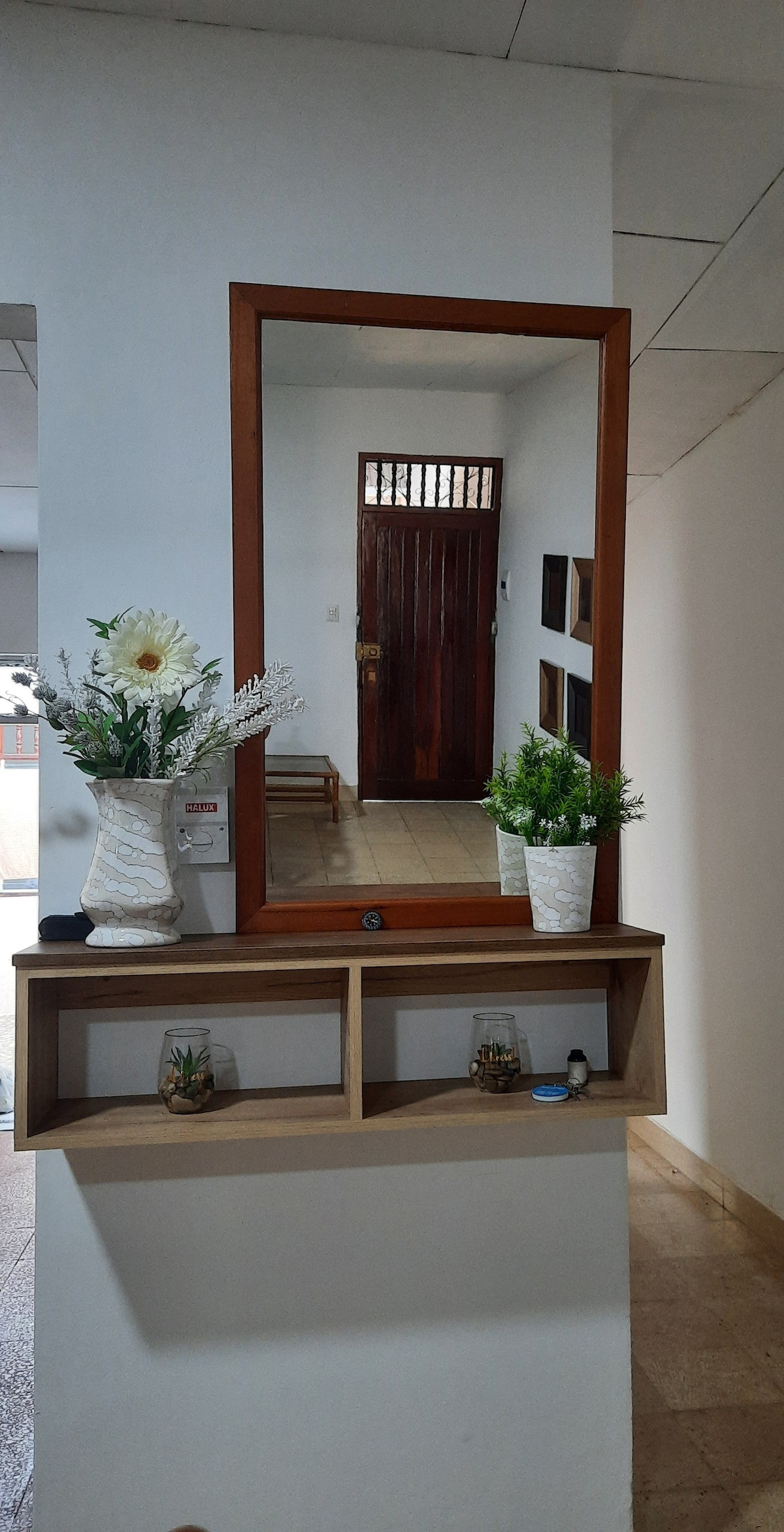Casa Montero, amplia, primer piso. Iquitos-Perú