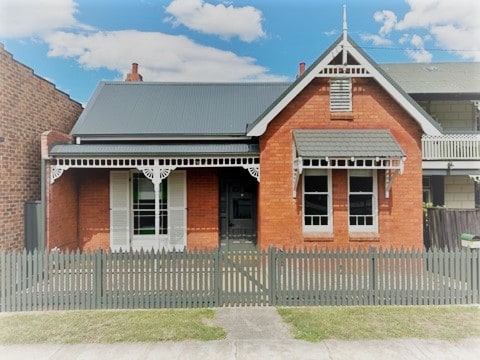 Immaculately renovated cottage in central Goulburn