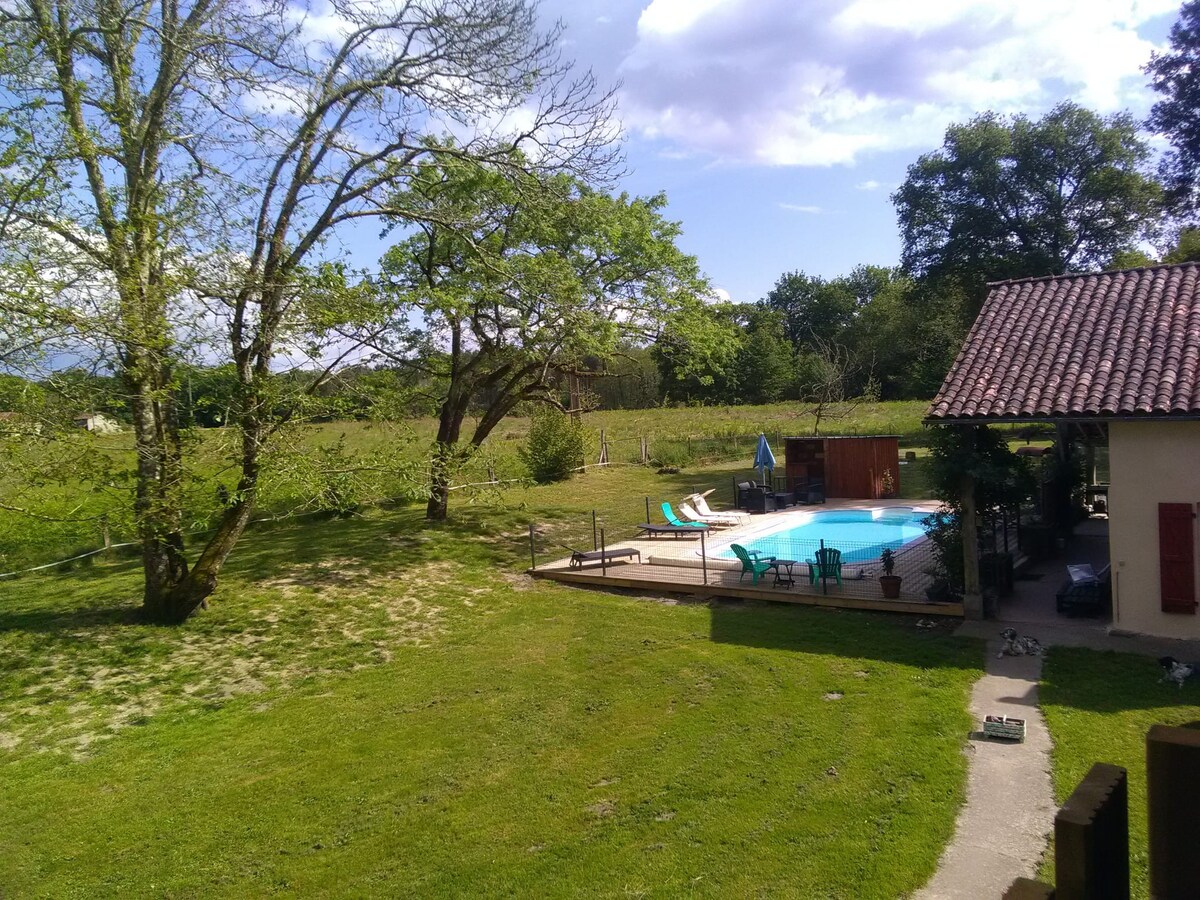 Magnifique gîte avec piscine au calme