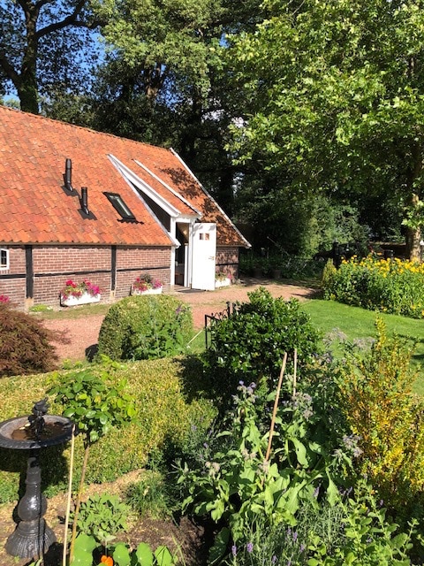 Erve Nijkamp,rust en ruimte in saksische boerderij