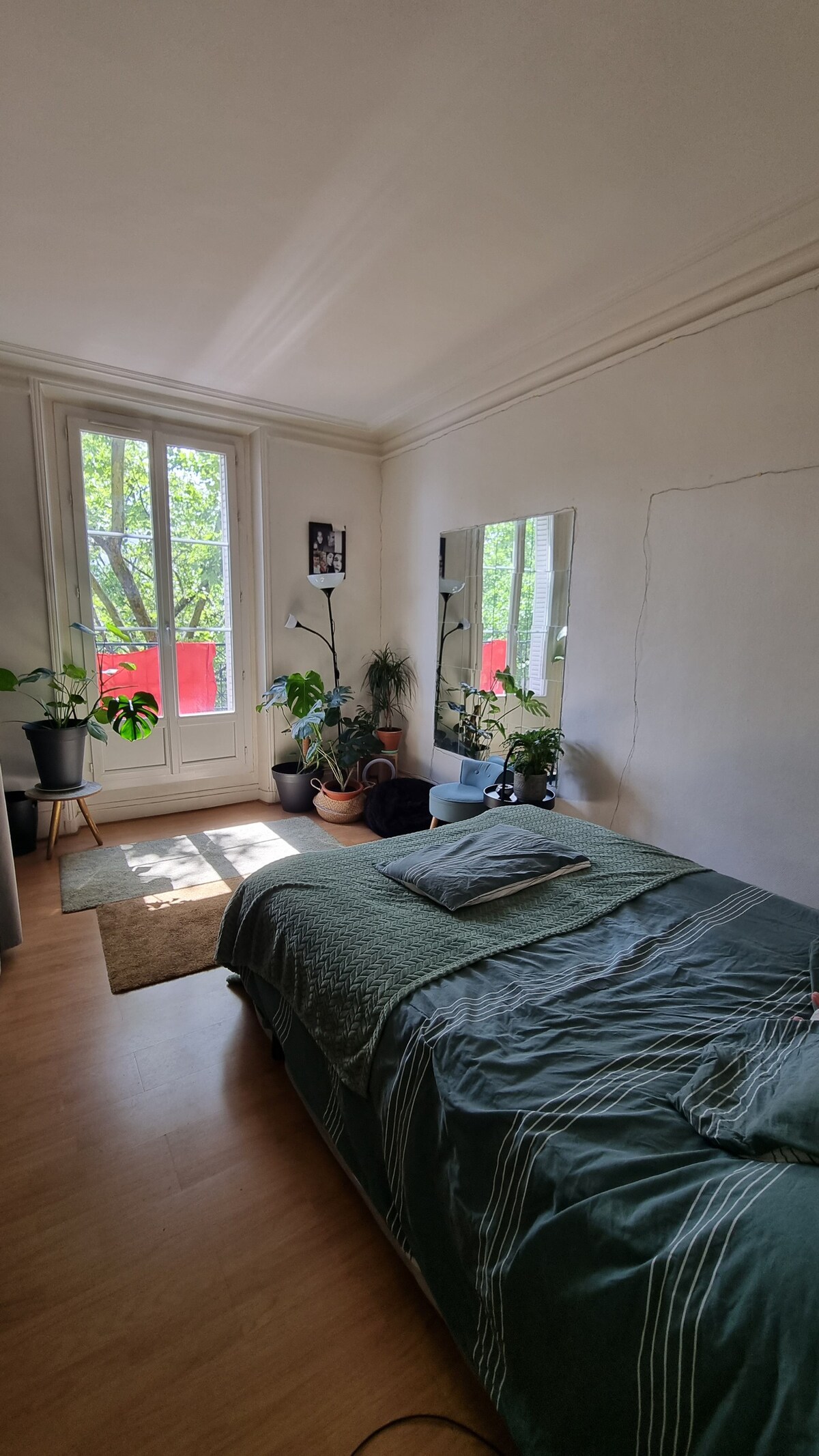 巴黎：宽敞明亮的房间，带阳台