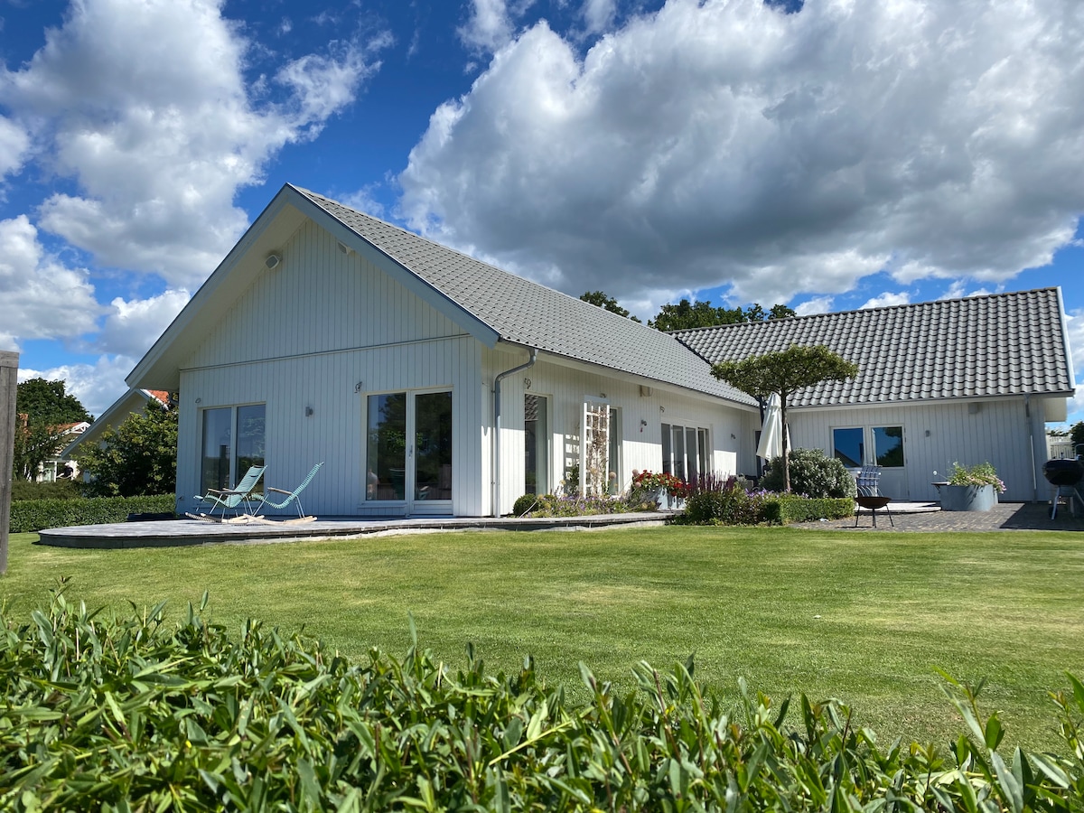 Vacker villa med en extra lägenhet och jacuzzi!