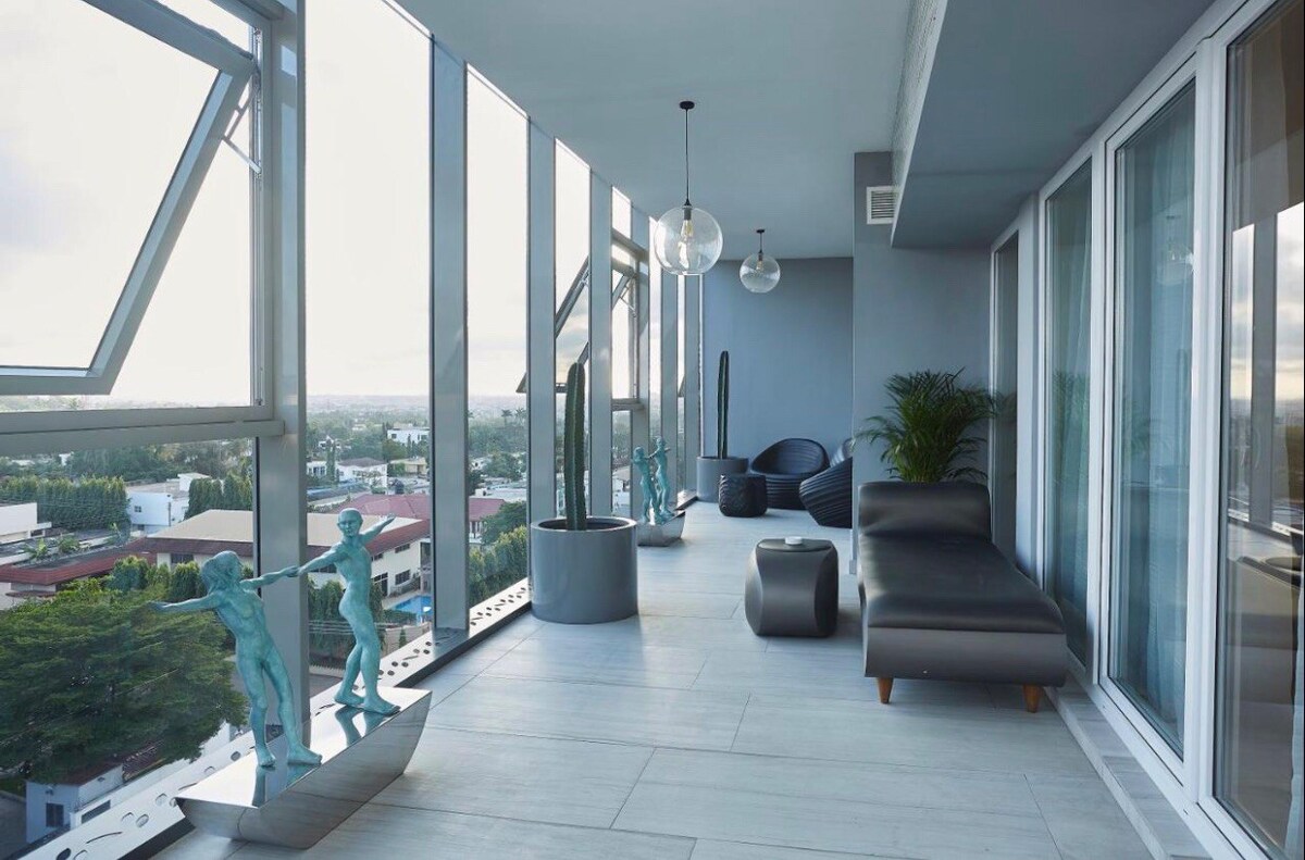 Lovely 3 bedroom penthouse space
