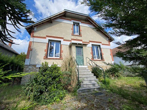 Chambre dans une maison typique Vierzonnaise