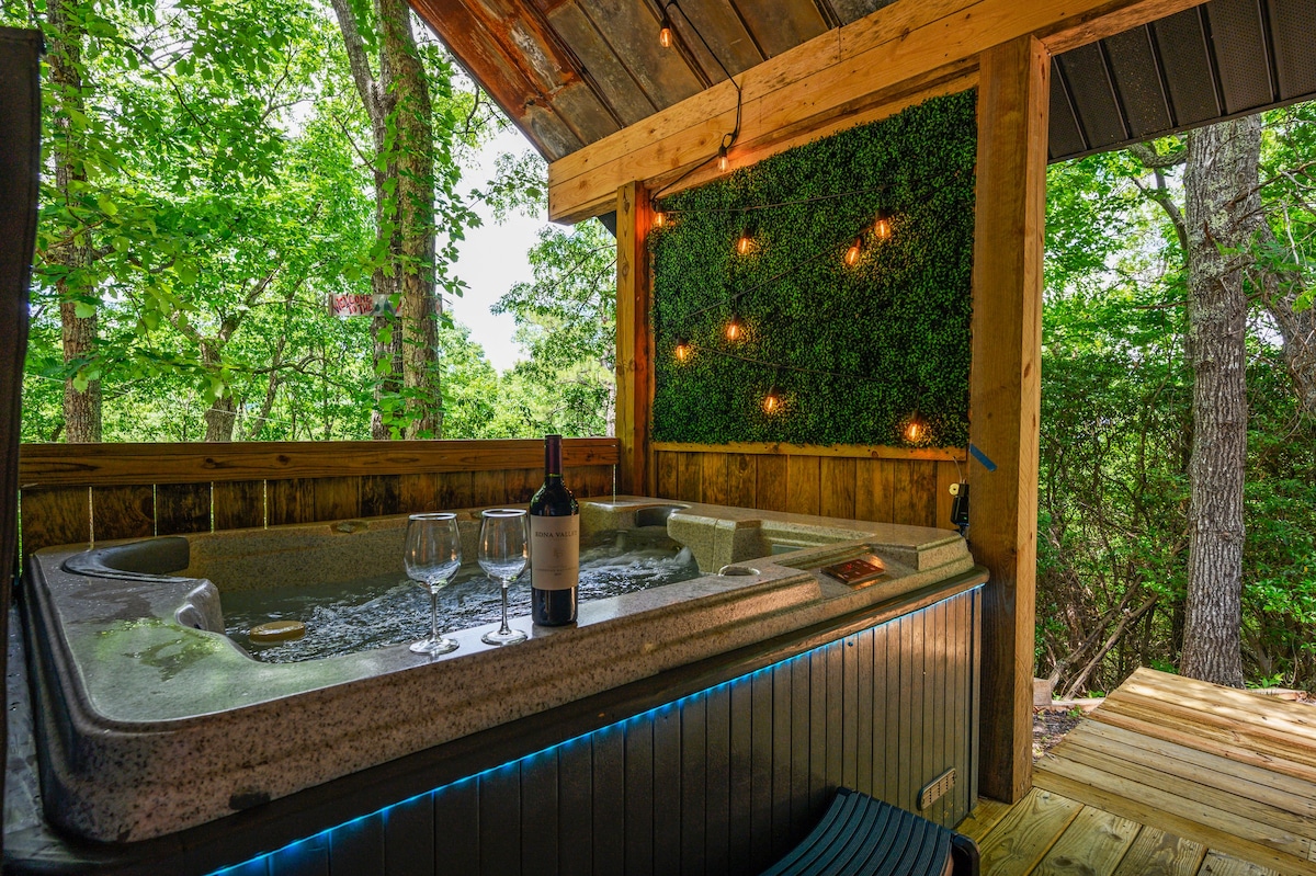 豪华浪漫度假木屋~♛加大双人床~热水浴缸~景观