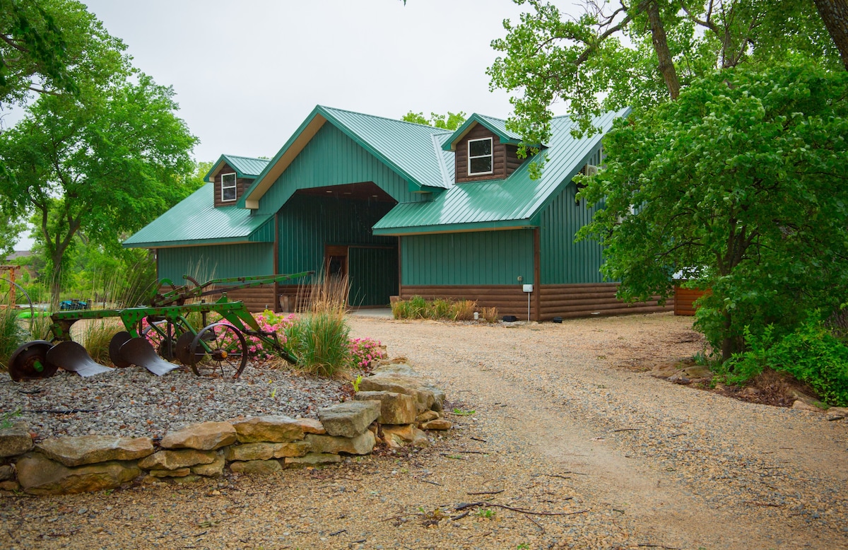 Boulder Creek Ranch: Premium Lodging & Event Venue