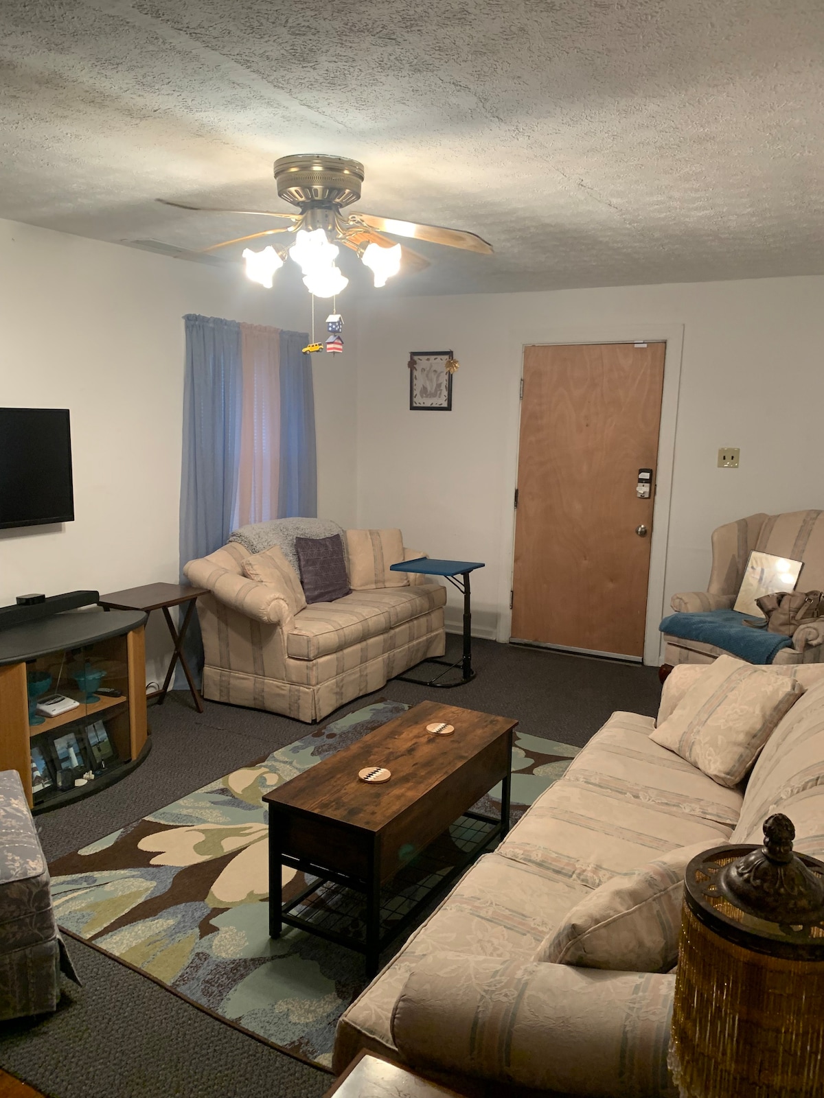 3 min walk to everything downtown Fairborn offers!