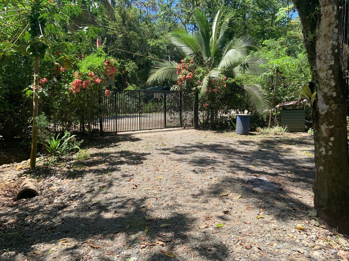 Casa frente a la playa punta uva amoblada por mes