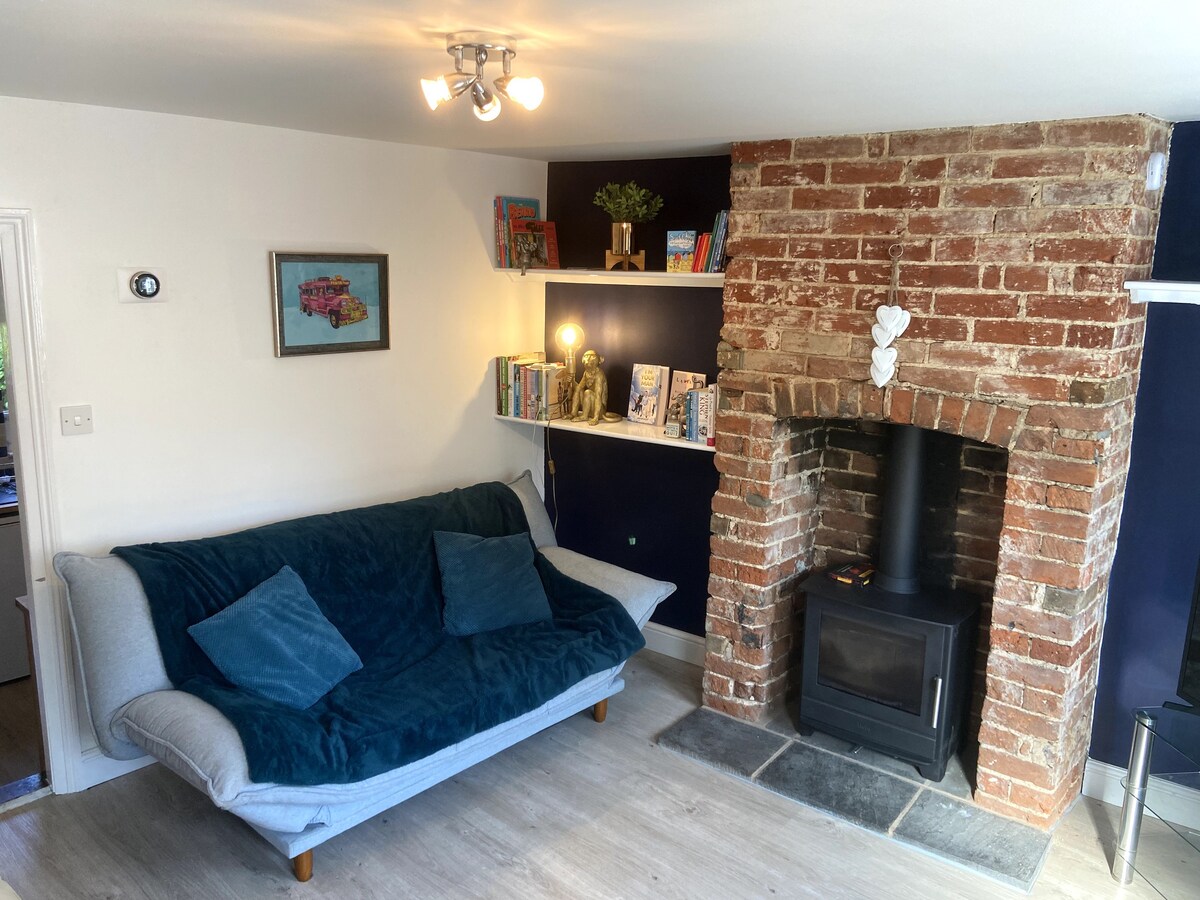 Woodbridge - Exquisite and Cosy 2-bed Cottage