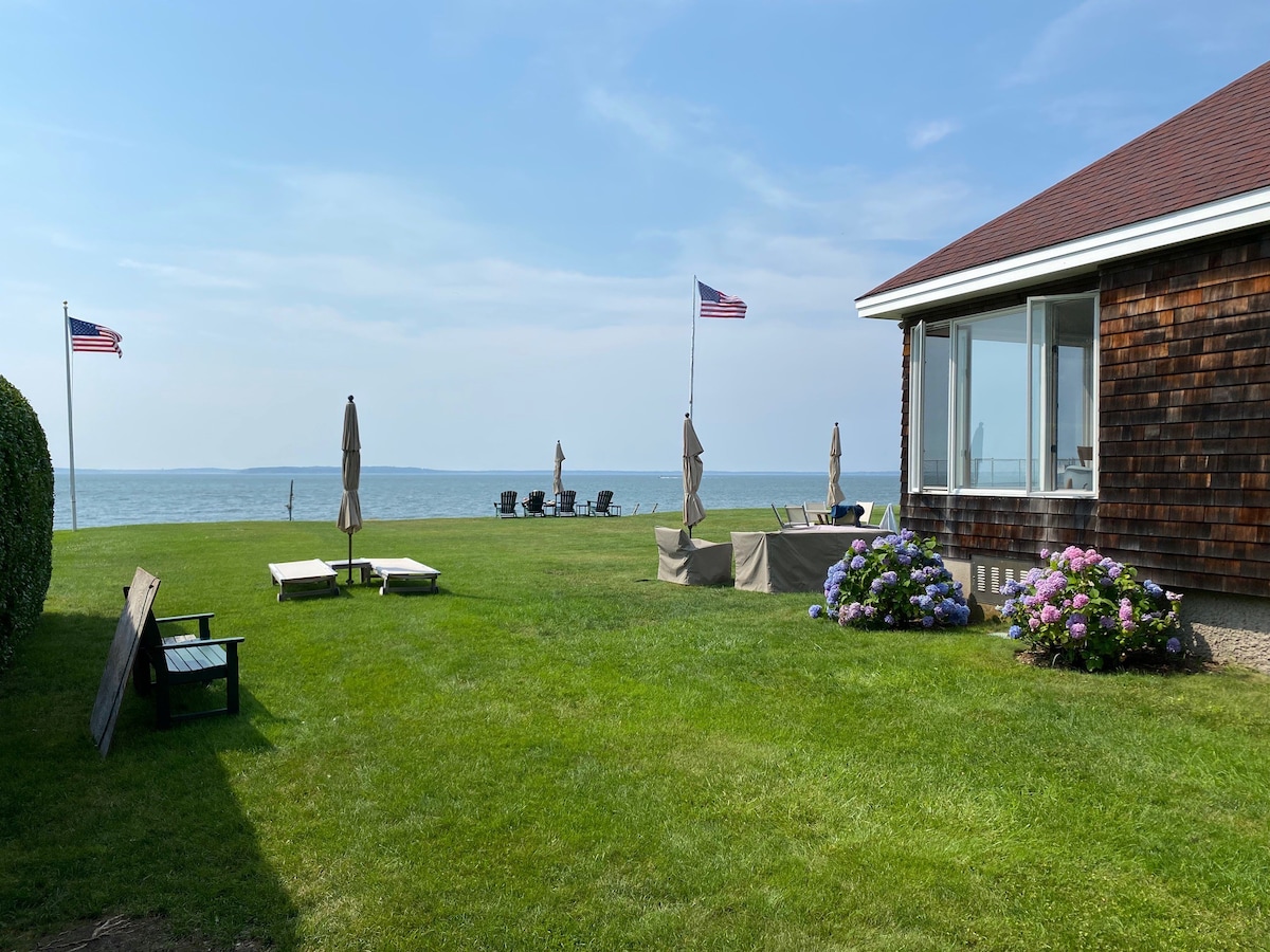 Bayfront beach house with spectacular views