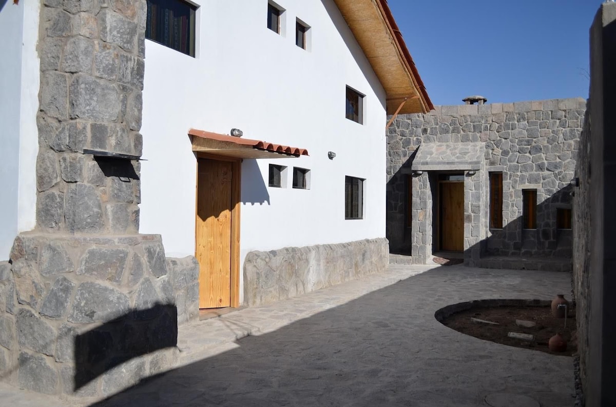Piedra-Chivay House_Colca Canyon_Yanque_4人