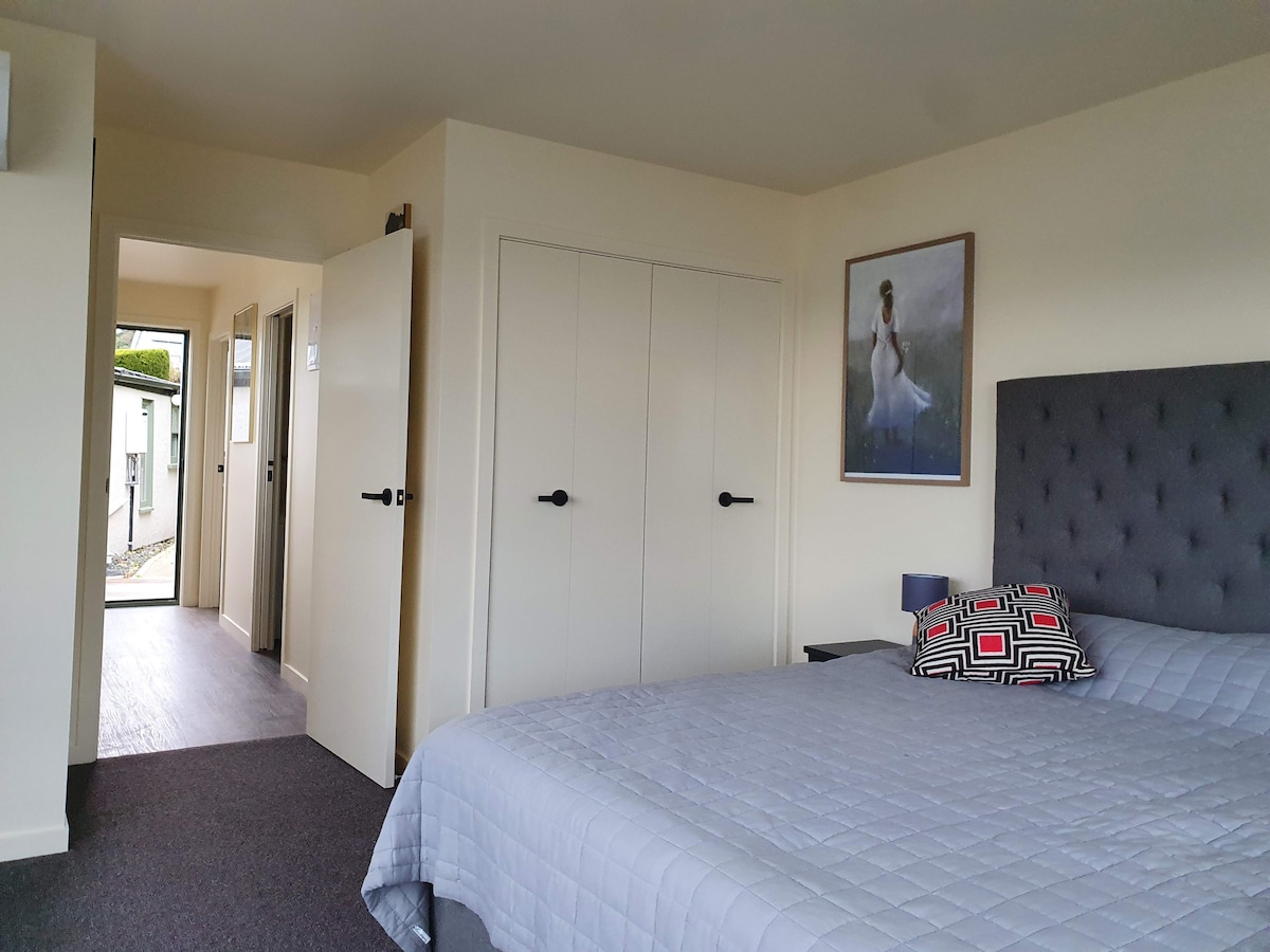 靠近Dunedin的现代化1卧室客房