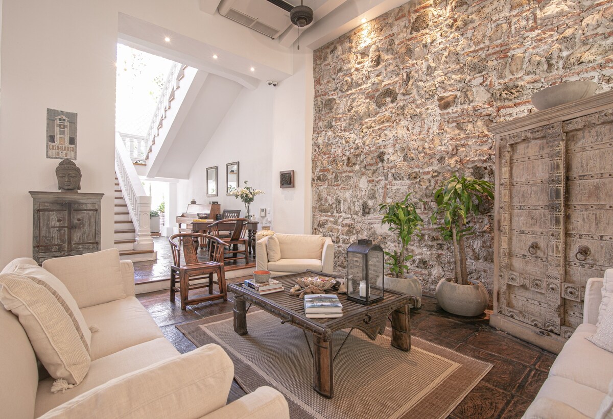 Luxury 8 Bedroom Mansion in Old City, Cartagena