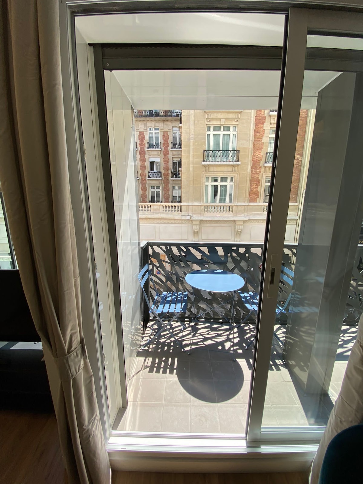 Champs-Elysées - Apartment with balcony for 3p