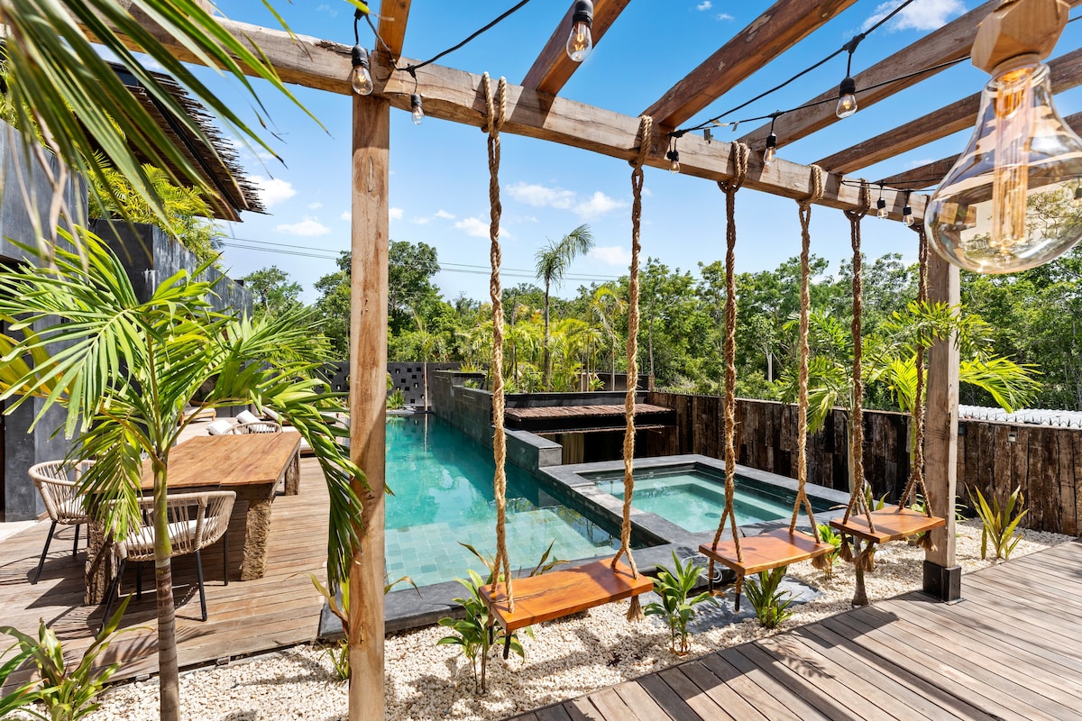Luxury Villa in Jungle + Pool +4 min to beach