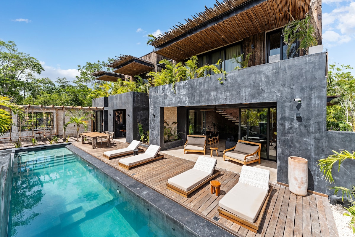 Luxury Villa in Jungle + Pool +4 min to beach