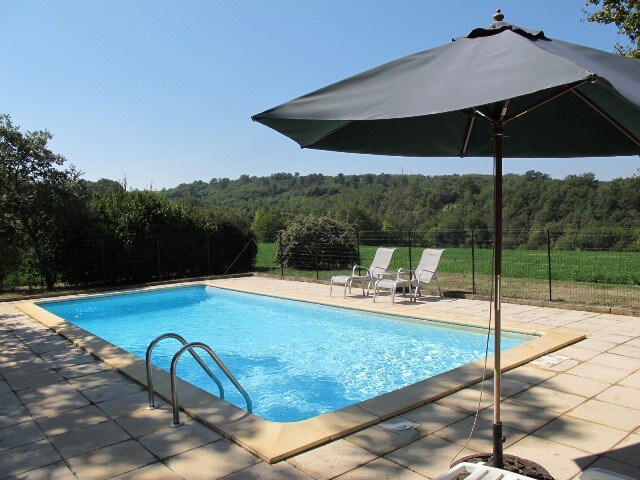 Vialard Haut, piscine privée, 15 min de Sarlat.