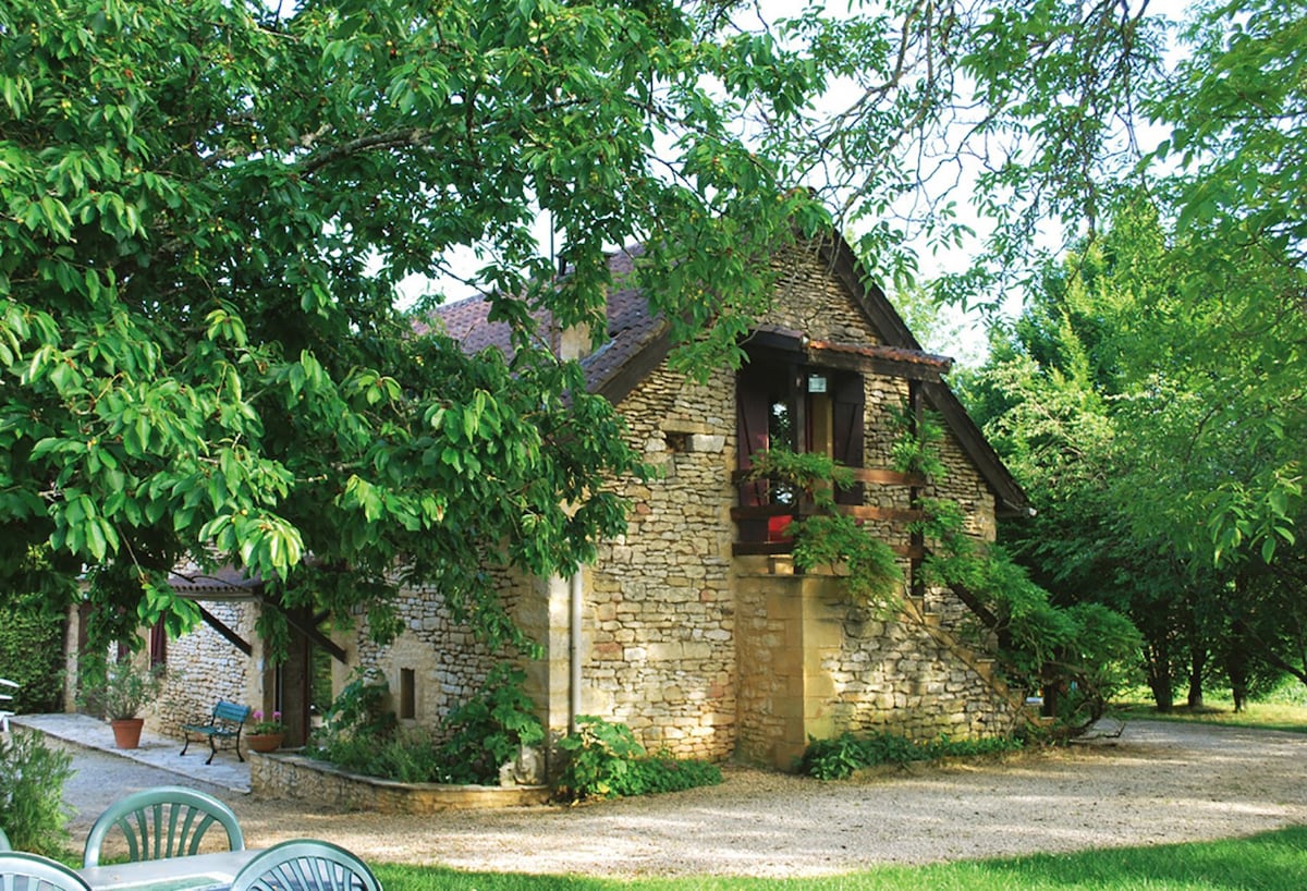 Vialard Haut, piscine privée, 15 min de Sarlat.