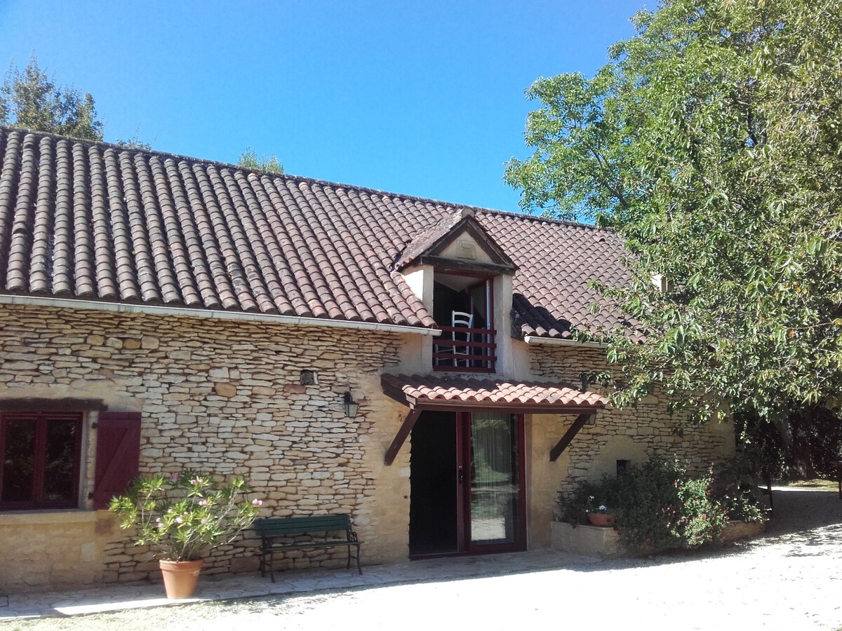 Vialard Haut, piscine privée, 15 min de Sarlat.