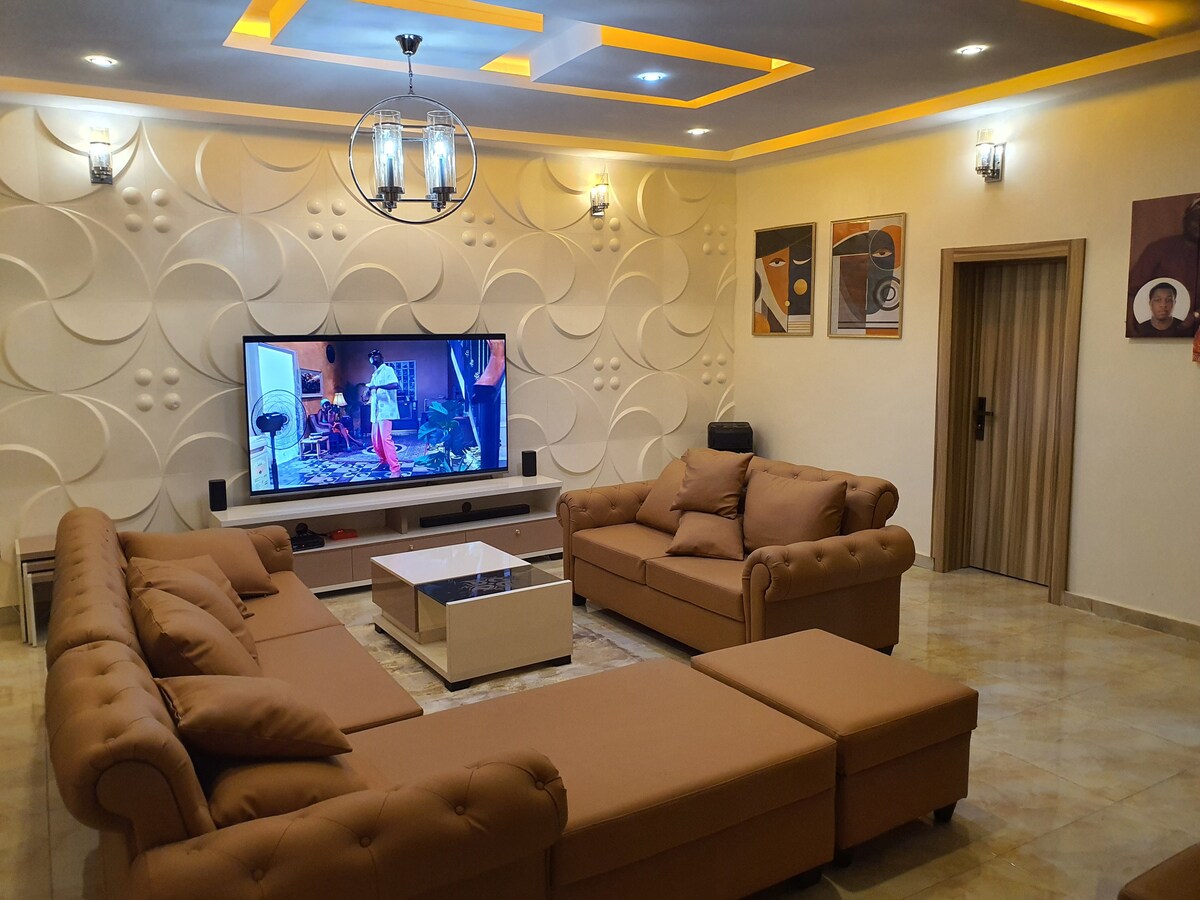 Cheerful 2-Bedroom + 2-Lounge in a Secured Estate
