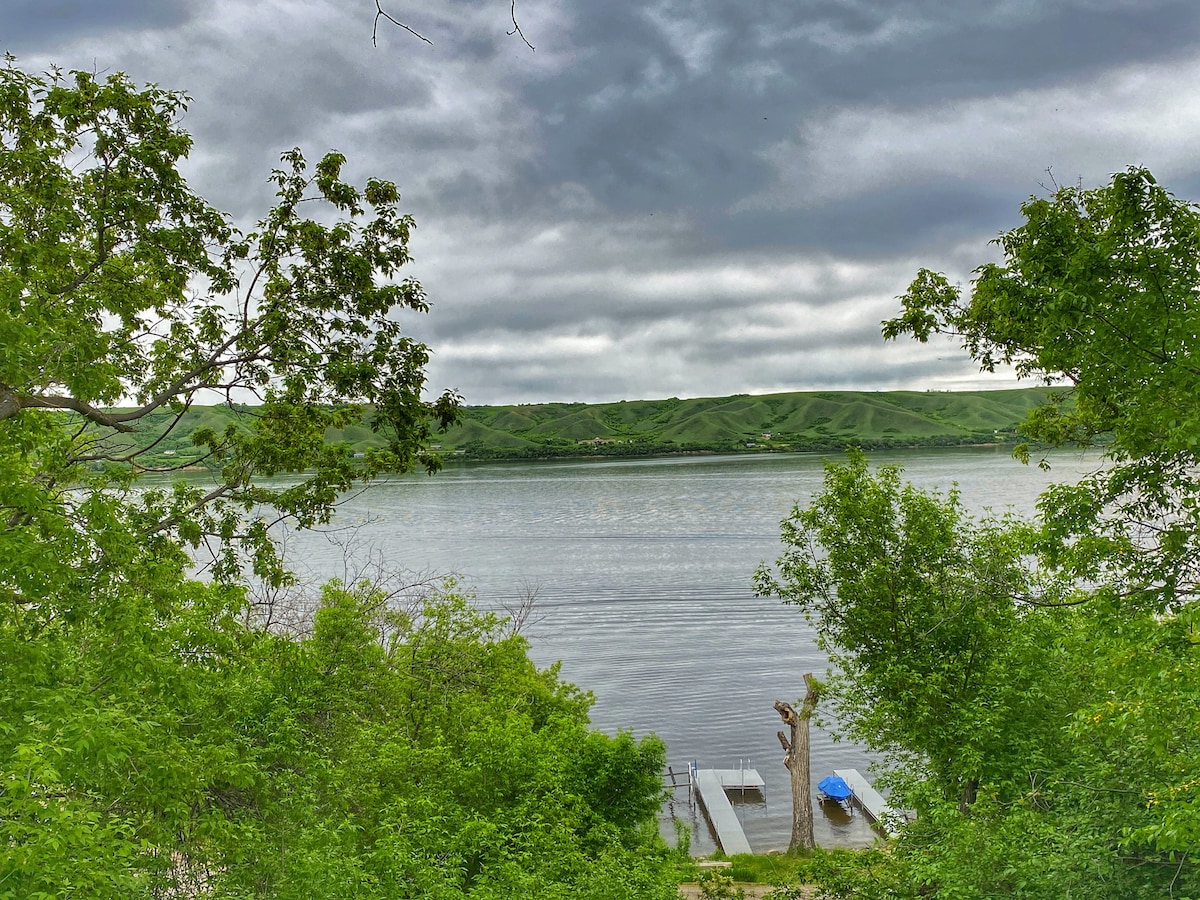 An enchanting cottage in the valley. Echo Lake