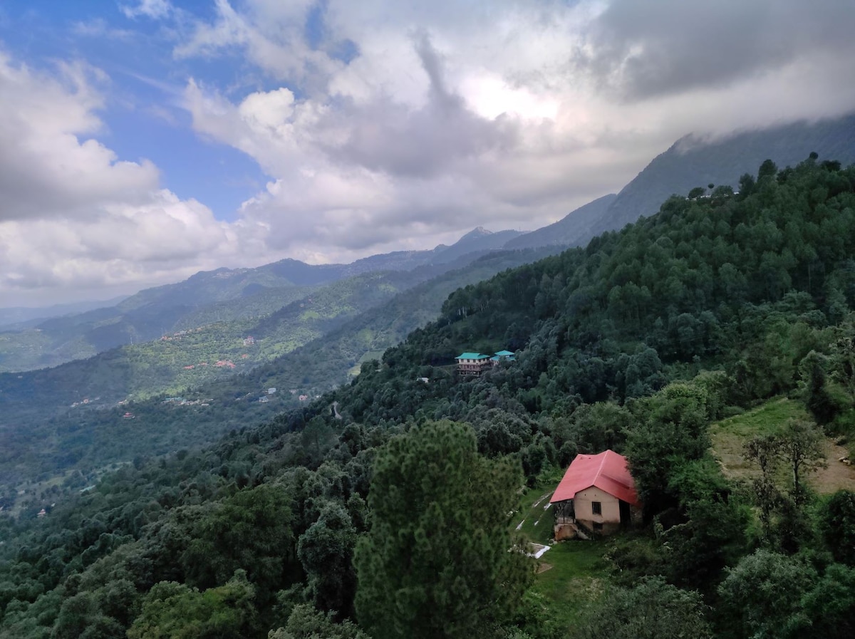 Breathtaking Views, Peaceful, Near Shimla! Parking