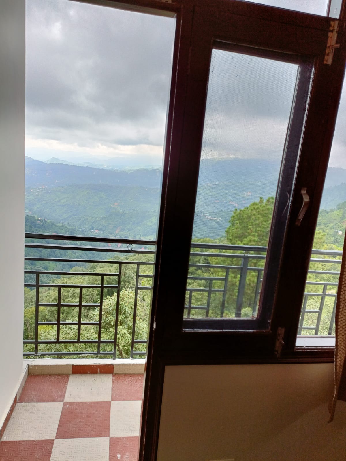 Mountain Views, Peace! 5BHK, Parking! Near Shimla