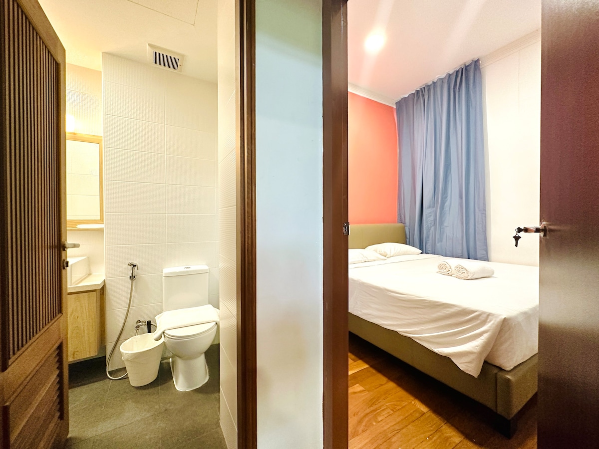 Compact Two Bedroom Suite in CBD 5 min walk to MRT