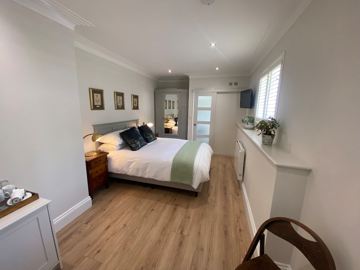 Swanage luxury private one bedroom en-suite