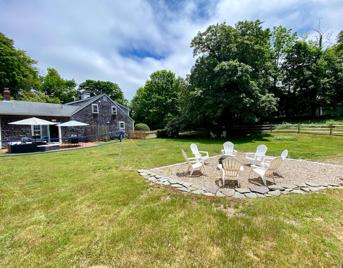 Spacious home_Fenced-in yard_Pets welcome