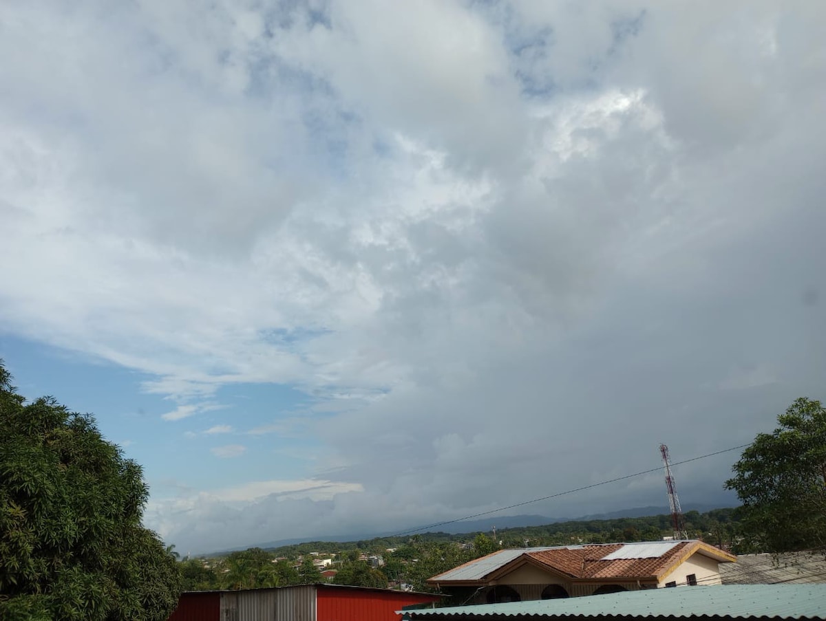 Visita Limón´s House encantadora casa con terraza!