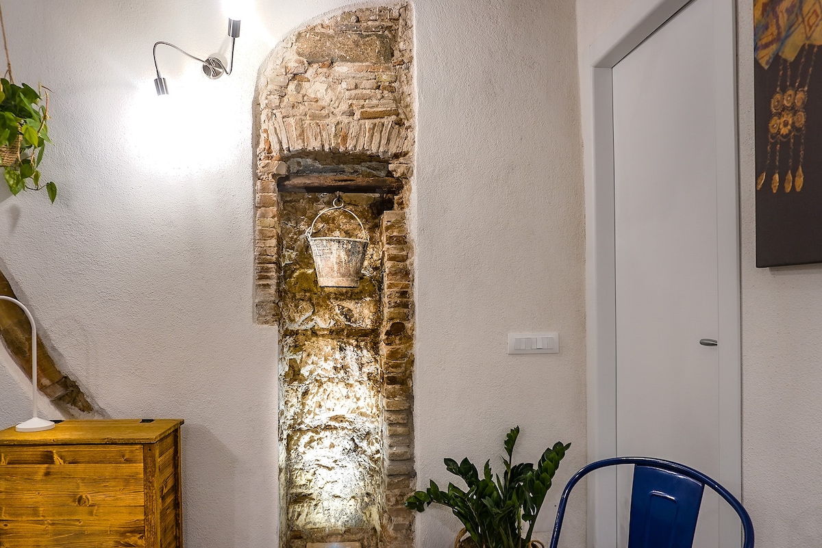 位于卡利亚里（ Cagliari ）老城区的优雅单间公寓