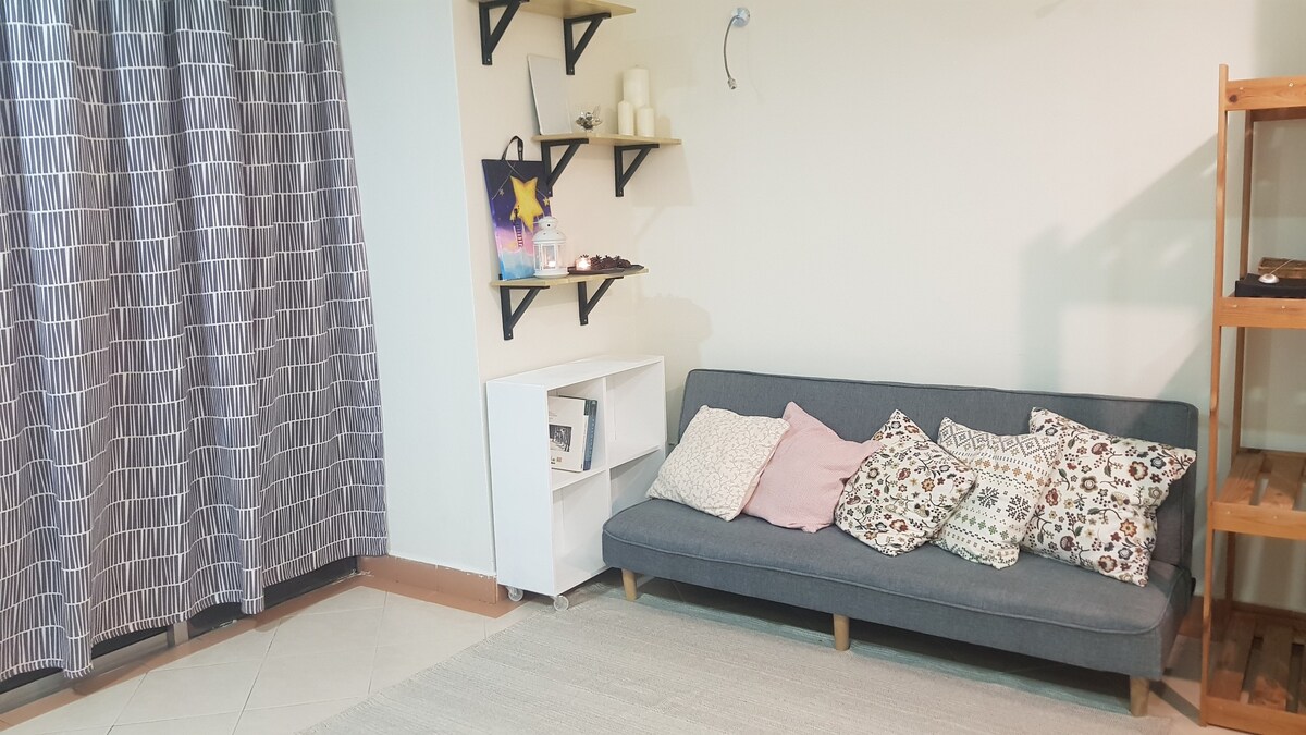[Entire Unit] Cozy 1-bedroom condo by Kakah