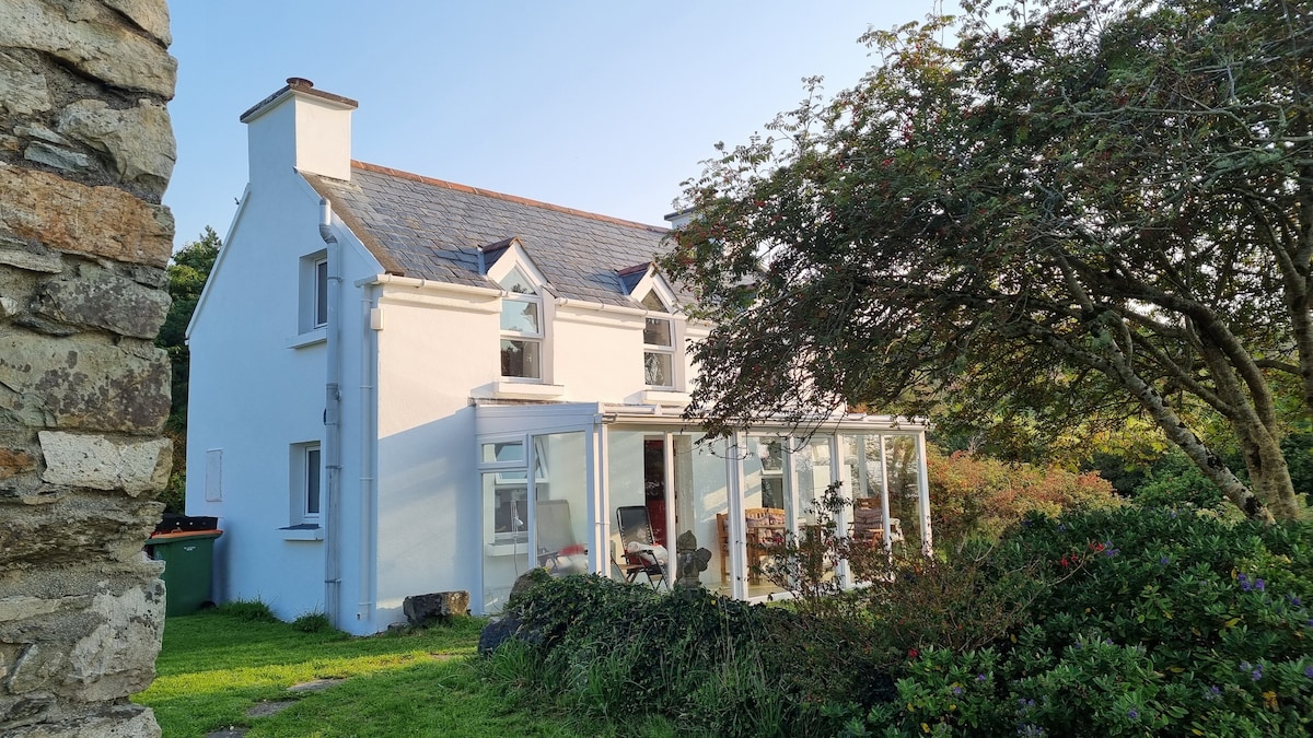 An Baile Beag - Traditional Cottages By The Sea