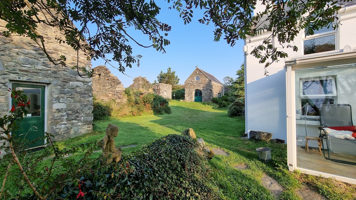 An Baile Beag - Traditional Cottages By The Sea