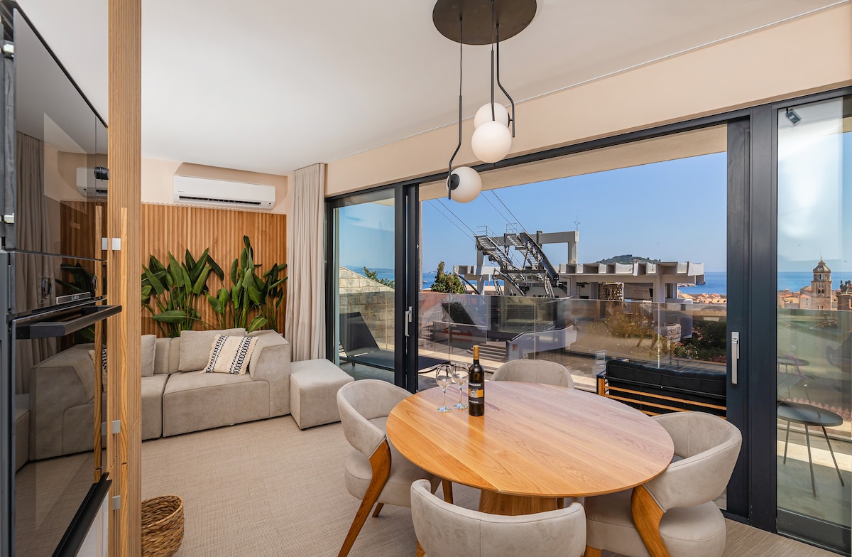 Ragusa Sea View Apartment by DuHomes