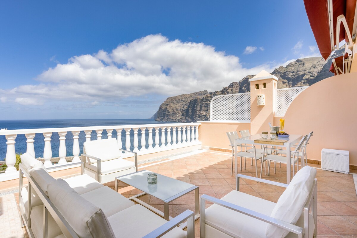 Spacious penthouse with fantastic seaviews
