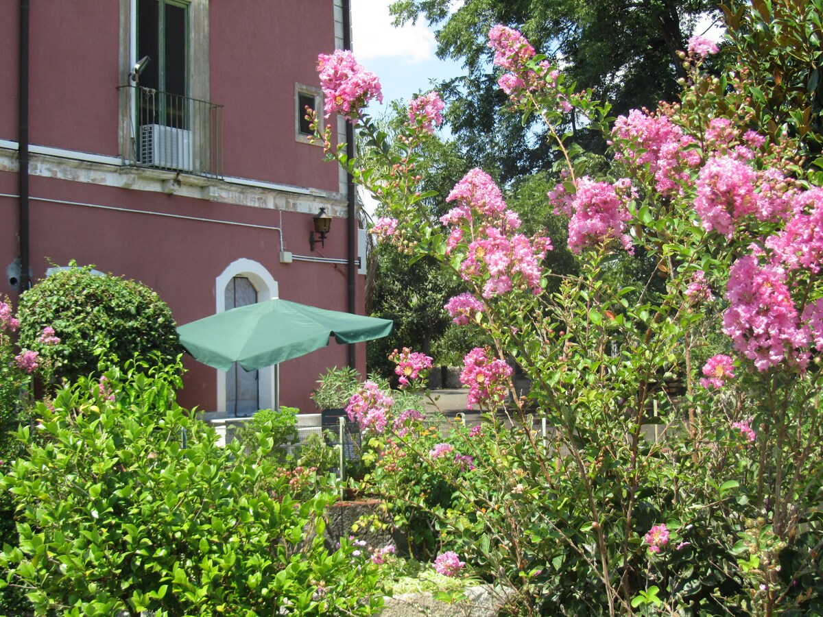 Villetta A1 giardino e ampio parcheggio gratuito