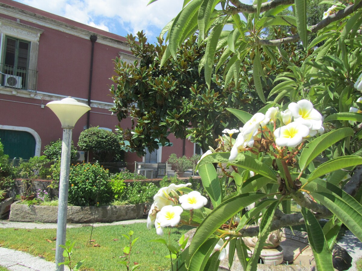 Villetta A1 giardino e ampio parcheggio gratuito