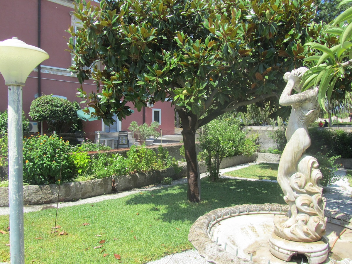 Villetta A1 giardino e ampio parcheggio gratuito