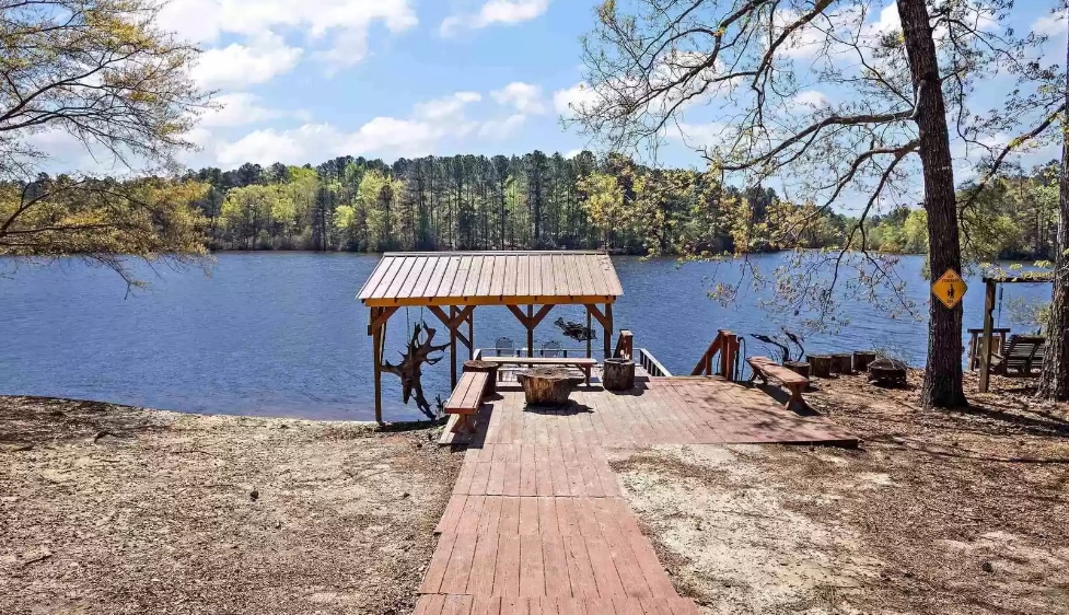 Secluded lake house - 3 B.Room, 3 Bath - 3 Kayaks