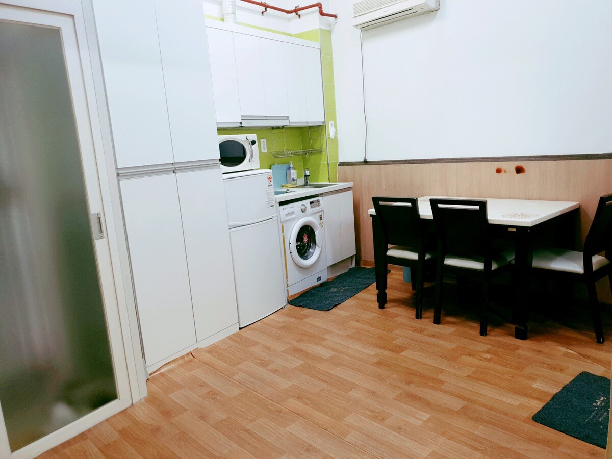 漂亮的双层单间公寓，配备2张床-距离汉阳大学（ Hanyang Univ.