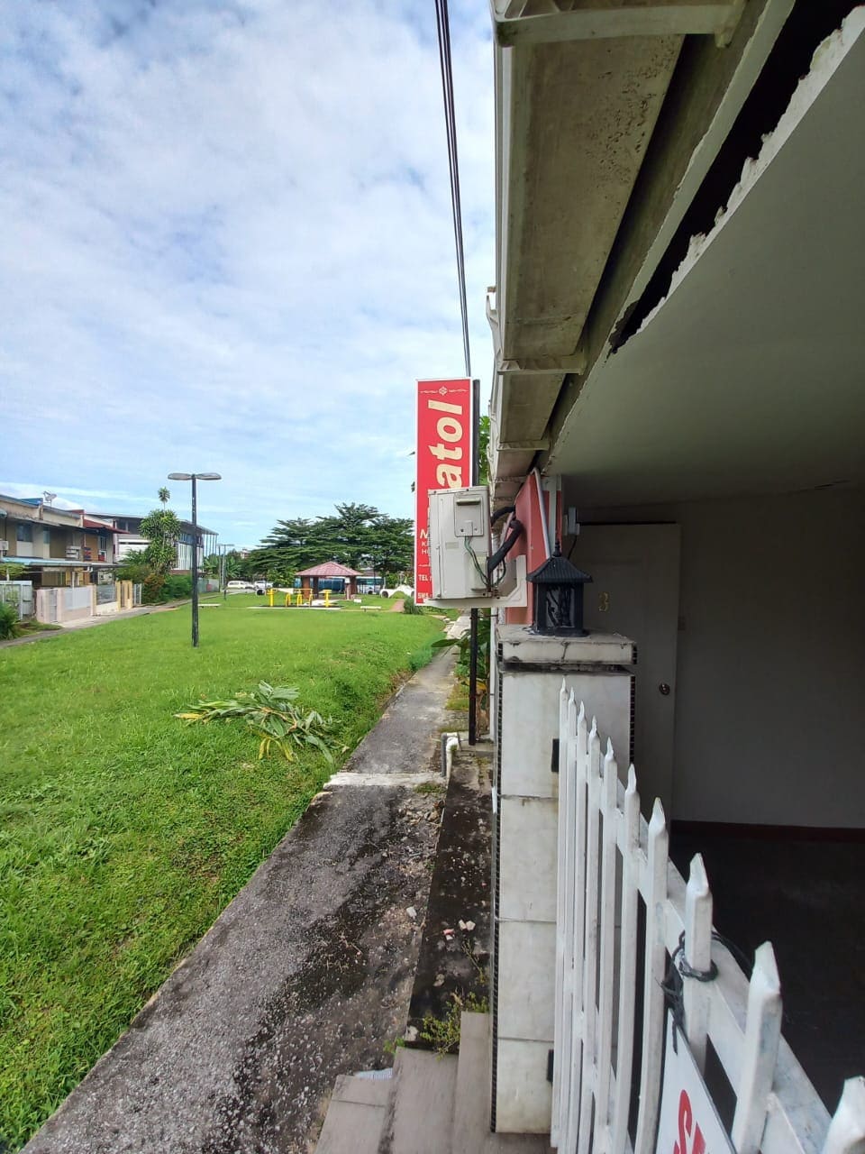 Kenyalang Park-Double Bed Shared Bathroom upstair