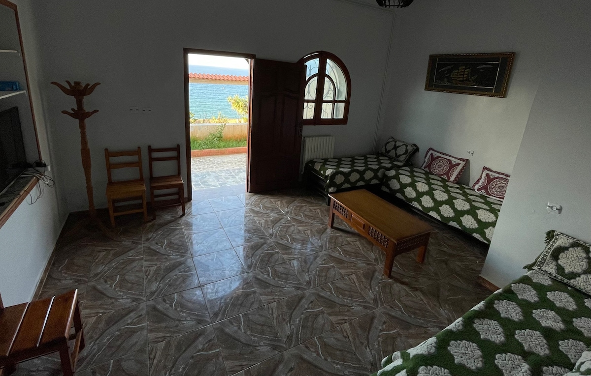 Simple duplex, ideal for summer vacay, seaview