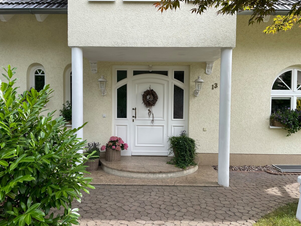 Idyllisches Haus mit tollem Ausblick - gr. Zimmer